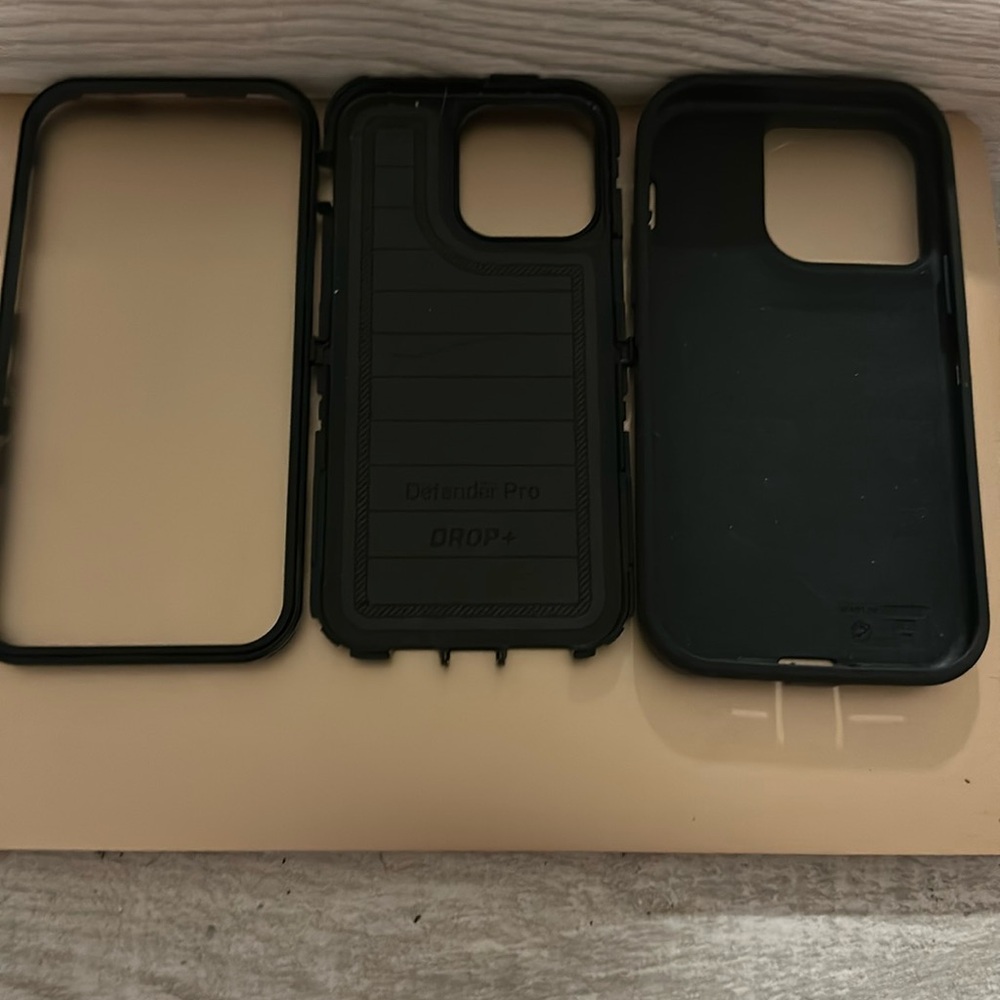 Black, 3-piece OtterBox phone case (iPhone 14 Pro Max)